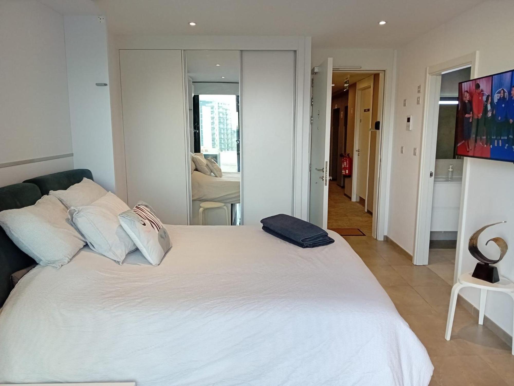 New Cp Luxury Studio With Spa Gibraltar Exterior photo
